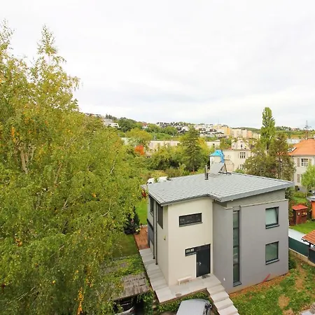 Bu Private In * Pressburg